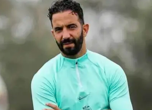 曼联换帅风波:阿莫林下课背后的战术理念冲突